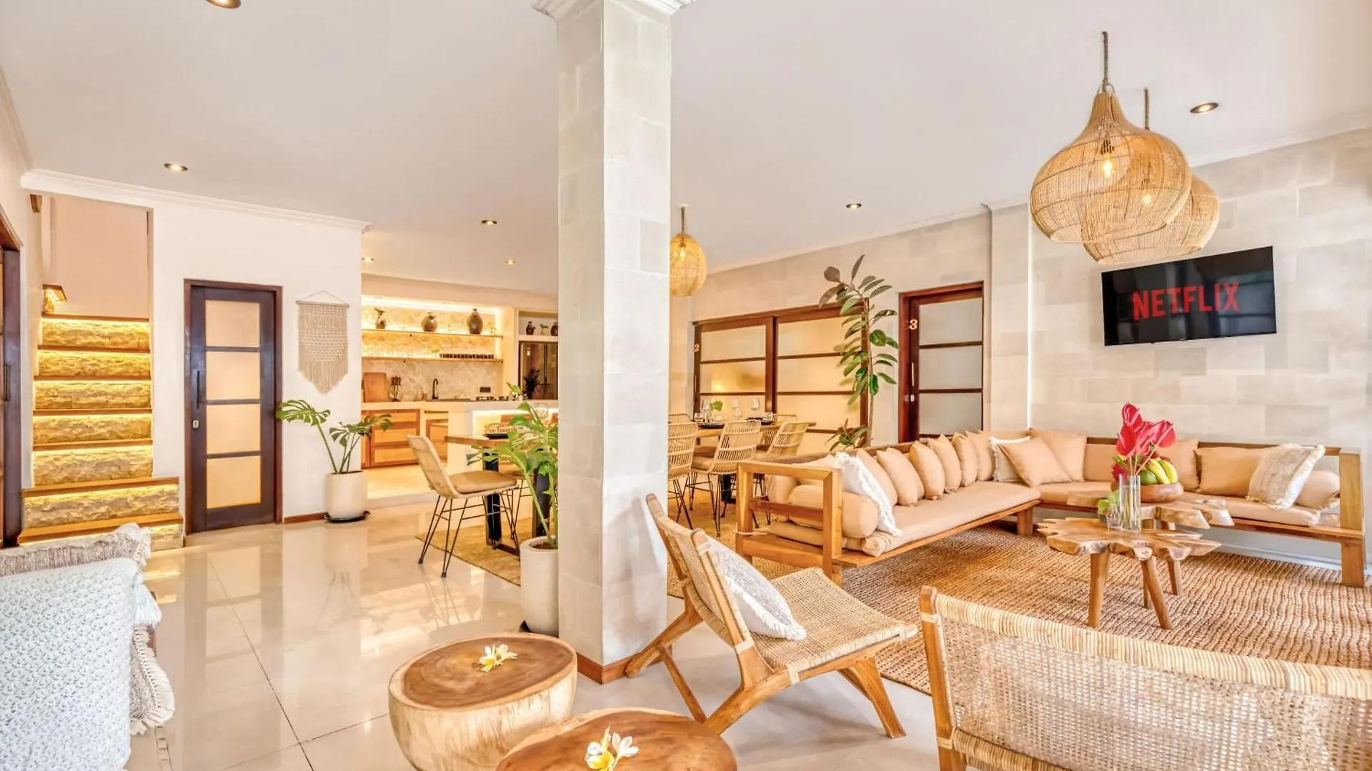 Villa Aurora - Private 6 Bdr Villa In Seminyak, Prime Location, Pool & Garden