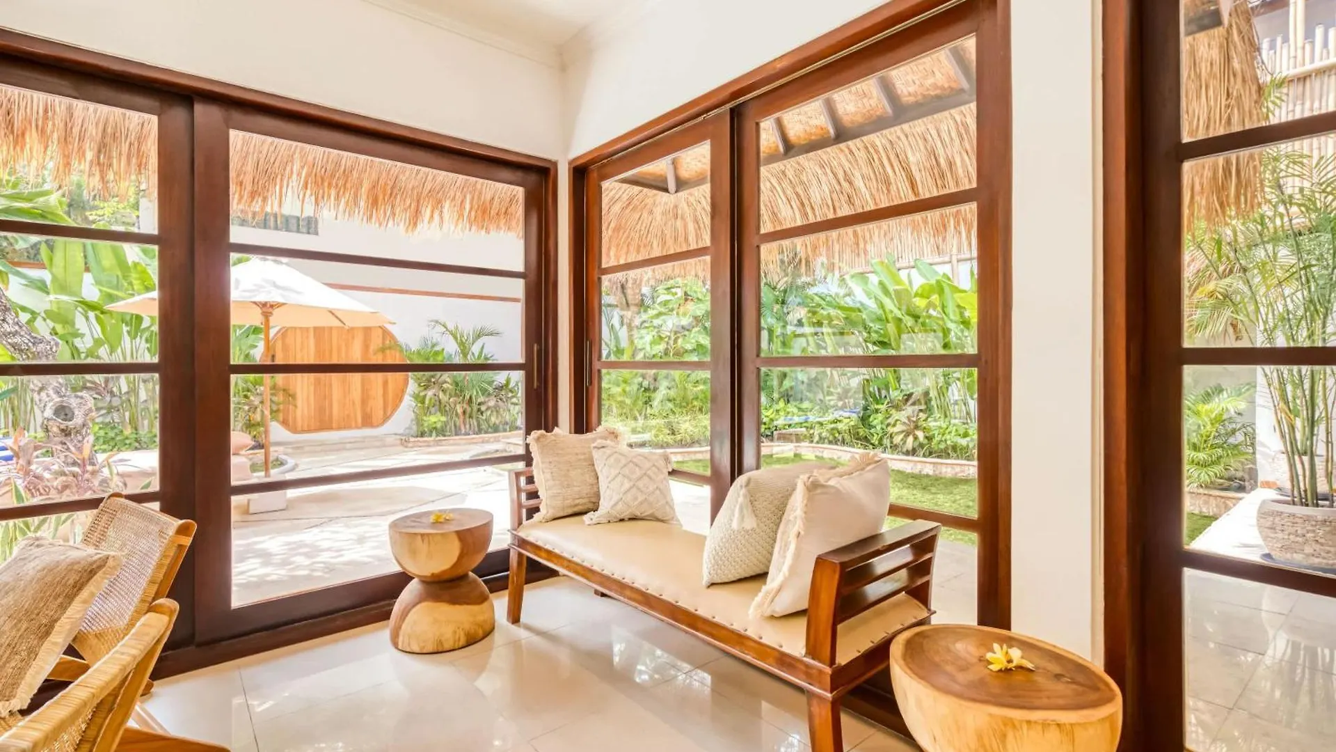 Villa Aurora - Private 6 Bdr Villa In Seminyak, Prime Location, Pool & Garden 인도네시아