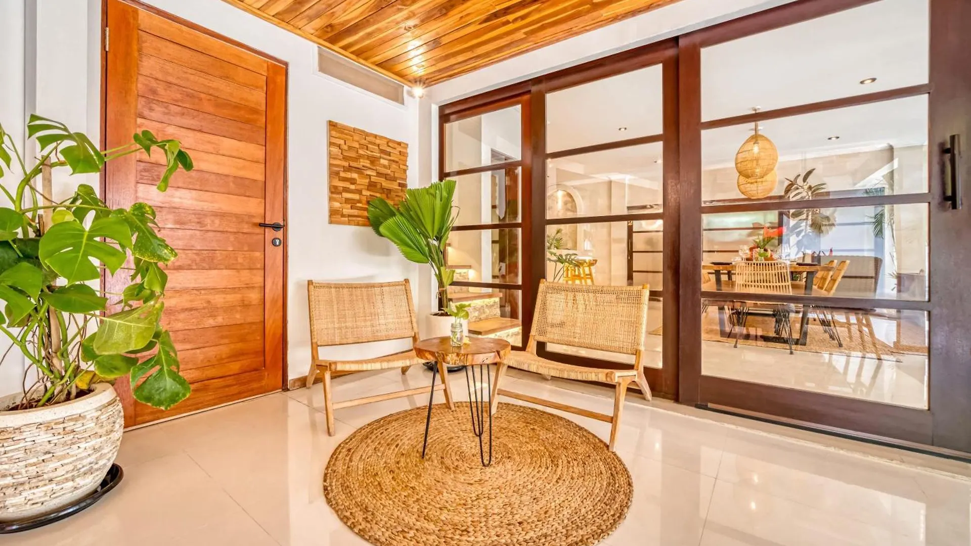 Villa Aurora - Private 6 Bdr Villa In Seminyak, Prime Location, Pool & Garden 0*, 세미냑