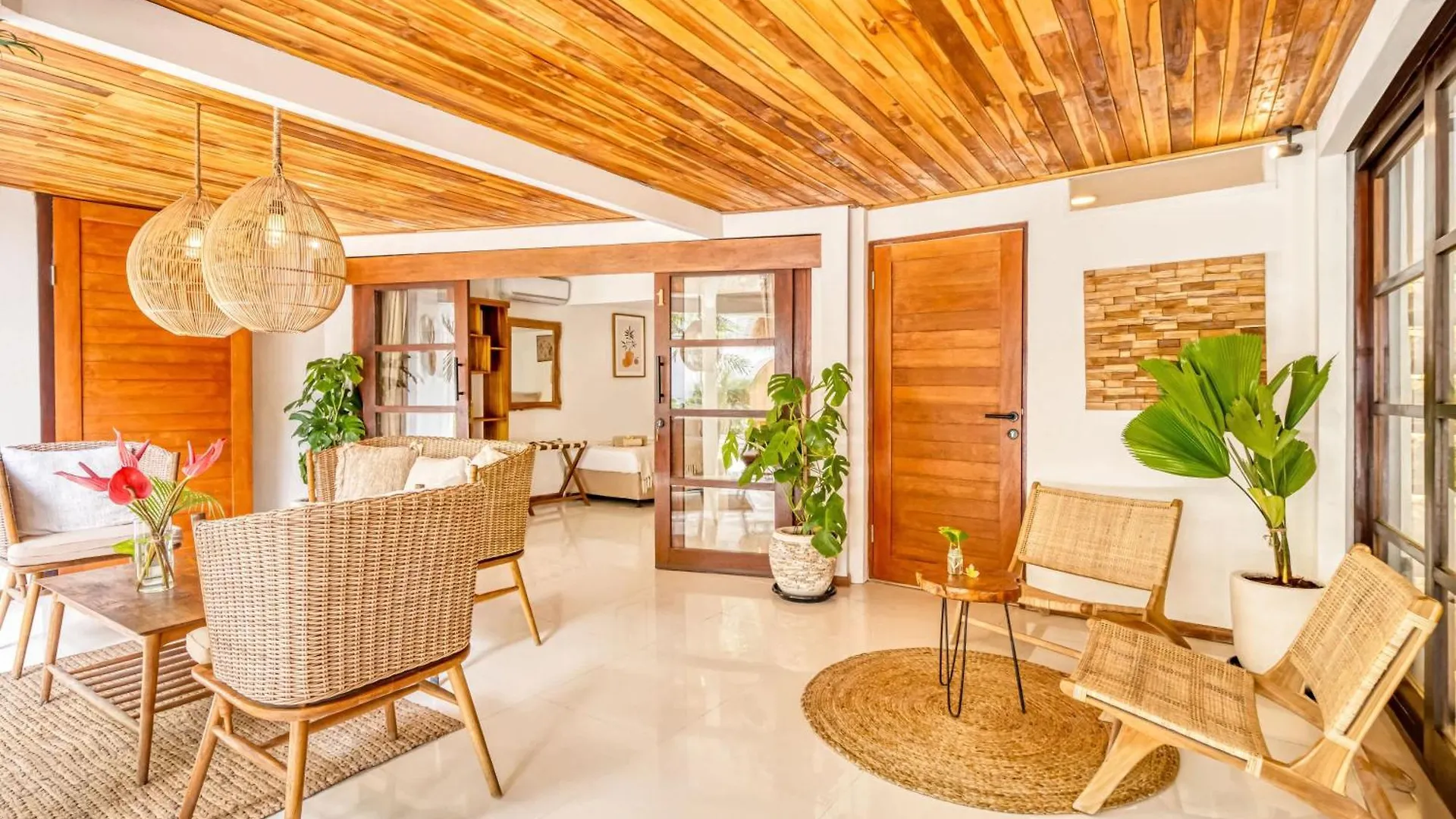 Villa Aurora - Private 6 Bdr Villa In Seminyak, Prime Location, Pool & Garden 0*, 세미냑 인도네시아