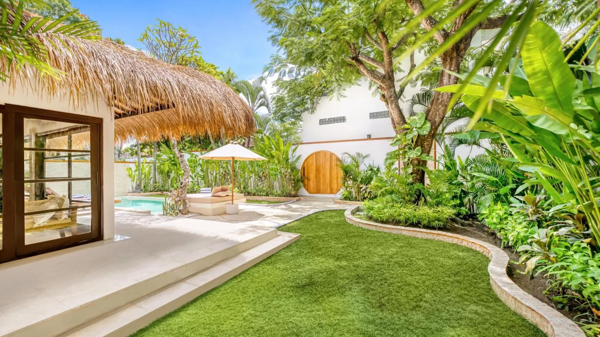 Villa Aurora - Private 6 Bdr Villa In Seminyak, Prime Location, Pool & Garden 인도네시아